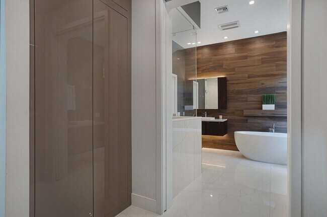 Building Photo - 3012 NW 61st St