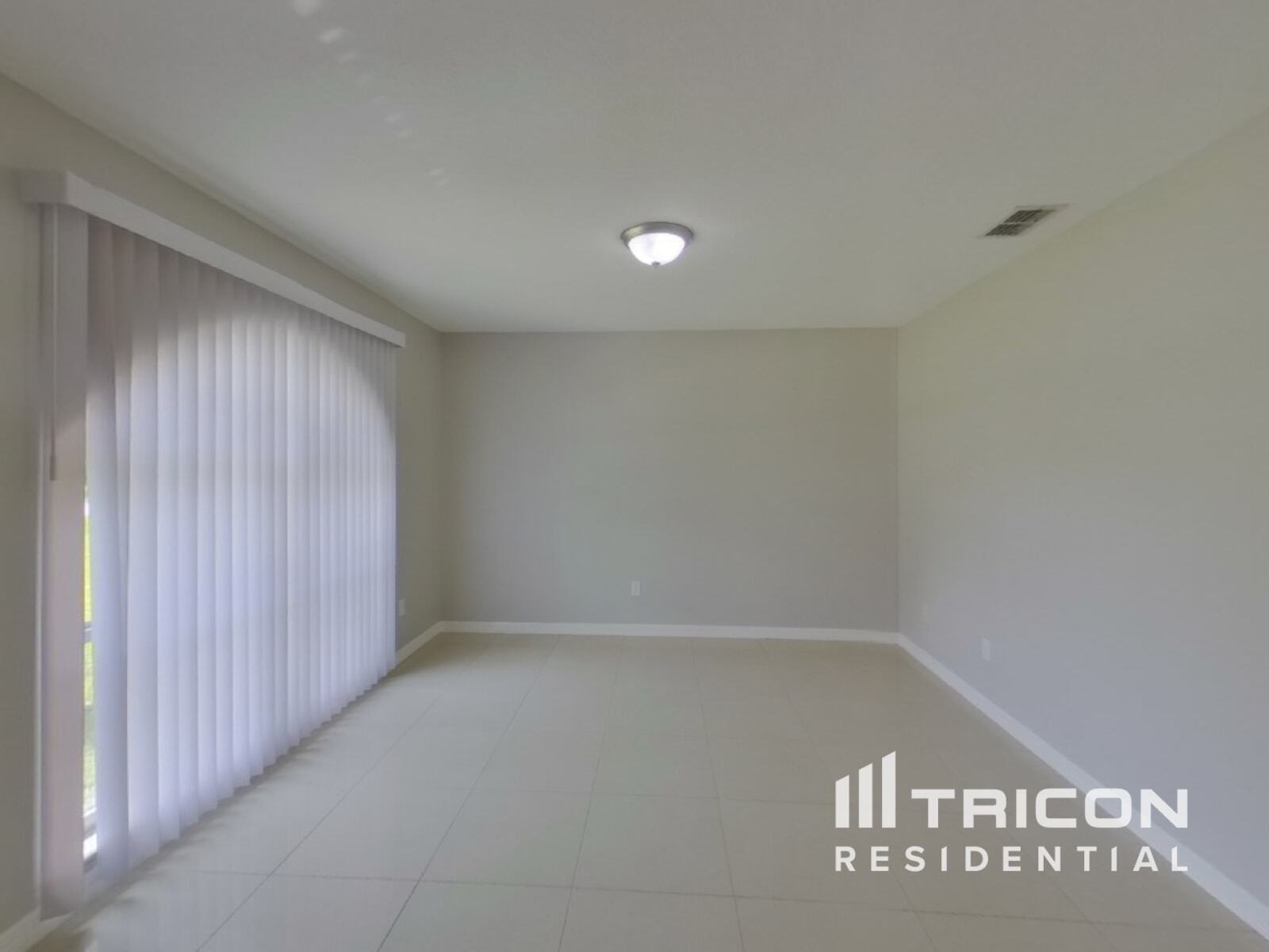 Building Photo - 2504 Orange Tree Dr