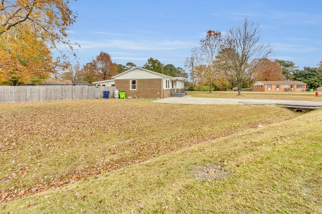 Building Photo - 207 N Nunn St