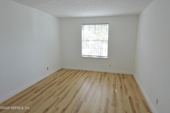 Building Photo - 4358 Timuquana Rd