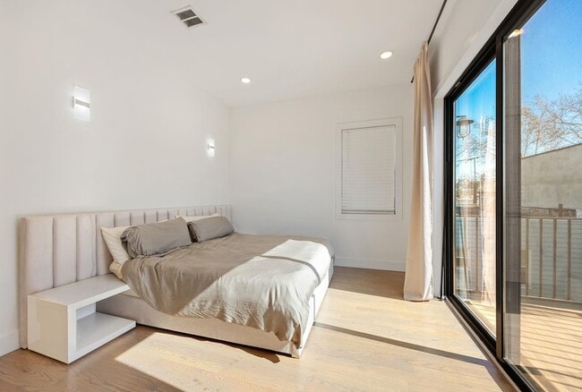 Building Photo - 121 Prospect St