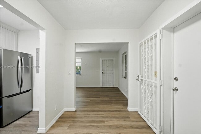 Building Photo - 2545 SW 27th Ln