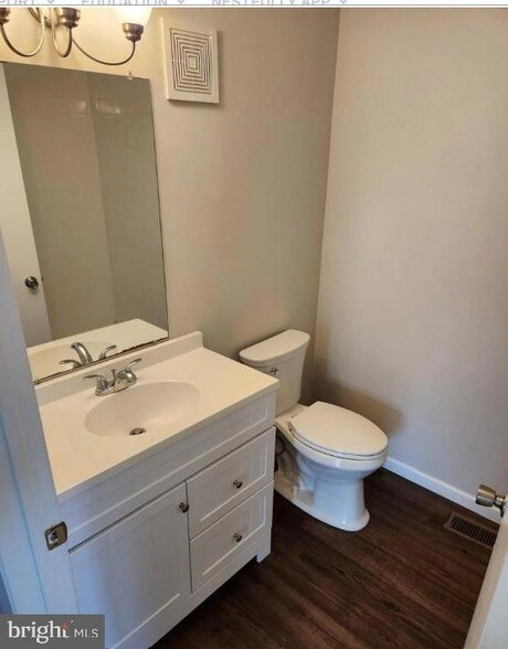 Building Photo - 2115 Woodhollow Dr