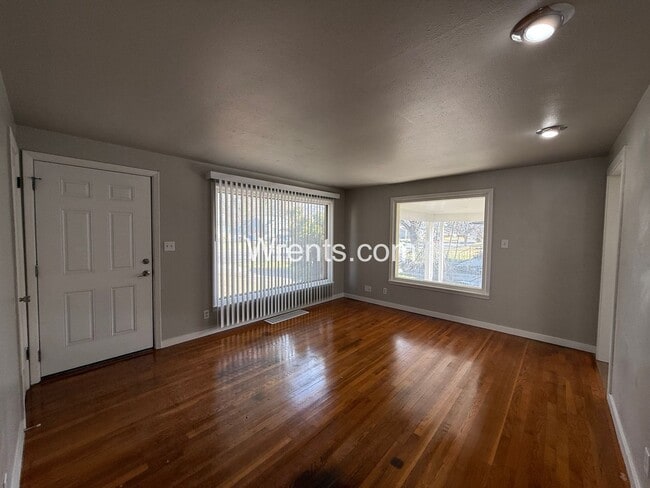 Building Photo - Charming 3 Bed / 1 Bath Home – North Spokane