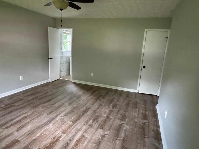 Building Photo - 1490 Crooked Creek Rd