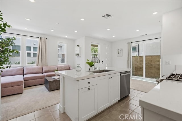 Building Photo - 208 Yerba
