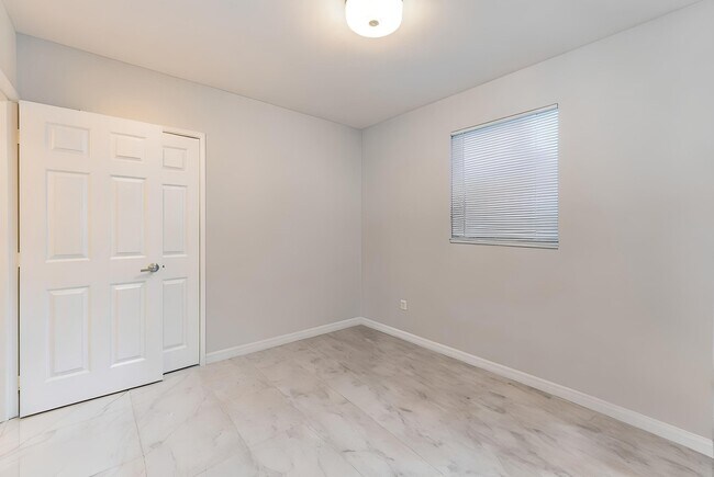 Building Photo - 1600 N 68th Ave