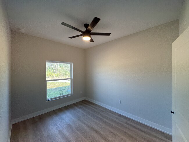 Building Photo - 2022 Dorion St