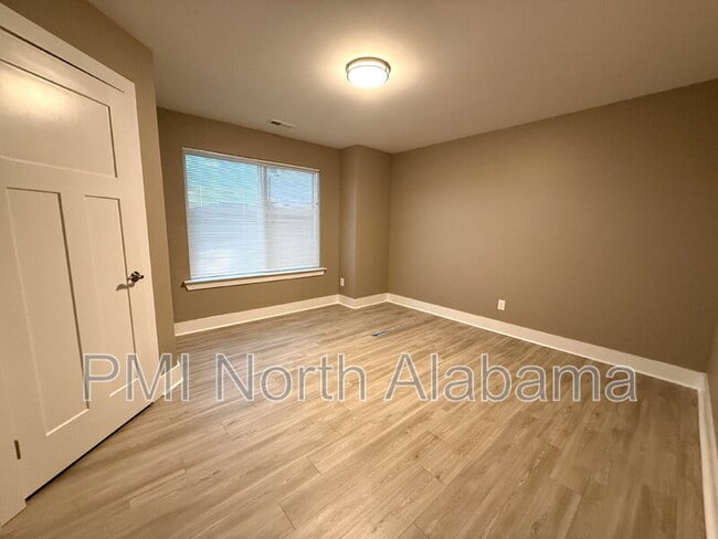 Building Photo - 401 Morring Rd