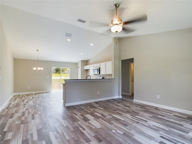 Building Photo - 13215 SW 77th Ave