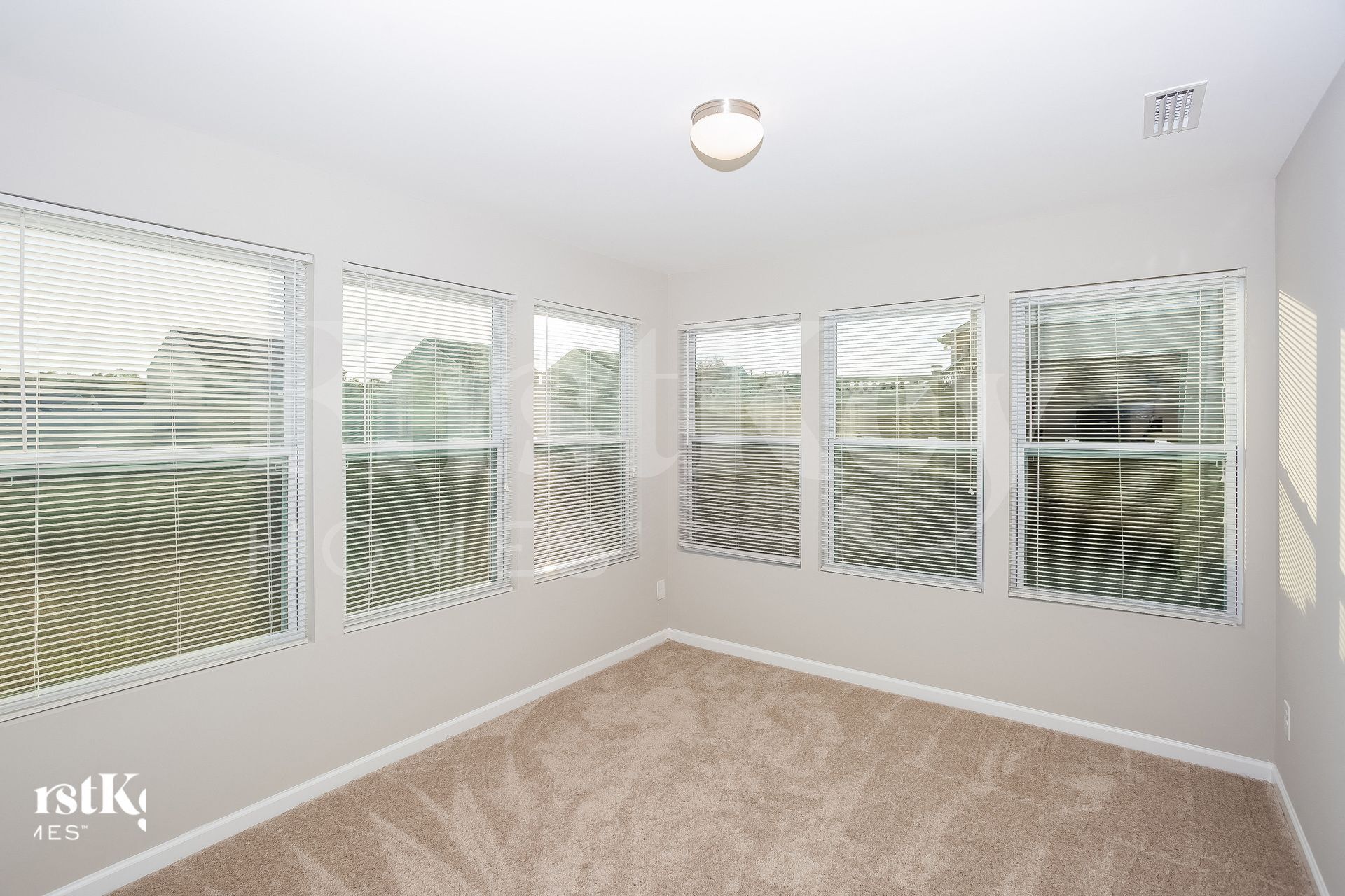 Building Photo - 1990 Quill Ct