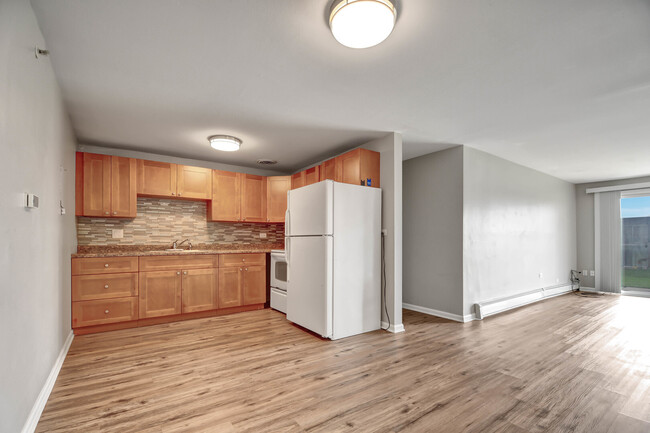 Building Photo - 8476 W 103rd Terrace