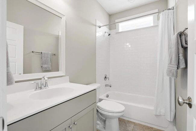 Building Photo - 2548 Josiah St