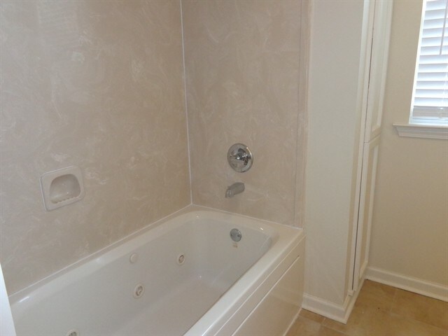 Building Photo - 290 Oaksedge Drive