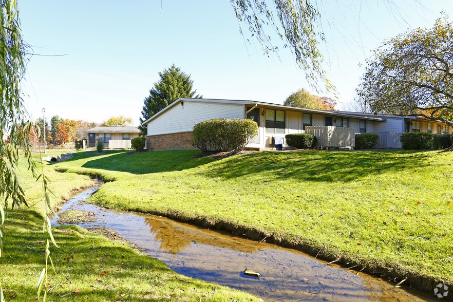 Woodlands Apartments 700 Woodland Dr Zelienople PA 16063 Apartment