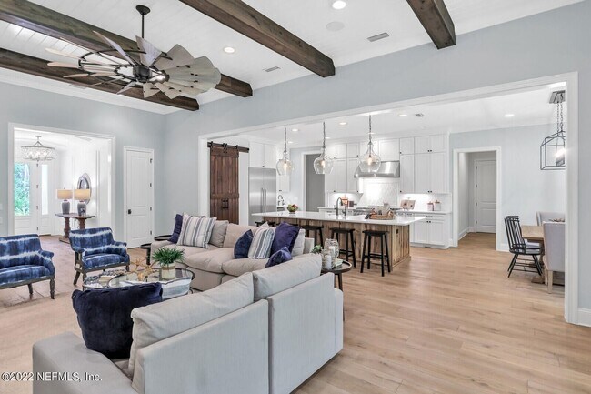 Building Photo - Gorgeous 5 bedroom/ 3 bathroom cottage home in Palencia for rent!