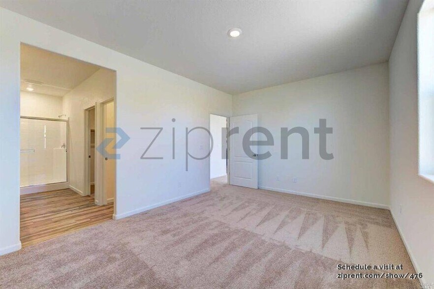 Building Photo - Unit