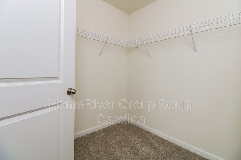 Building Photo - 240 Wahoo Cir