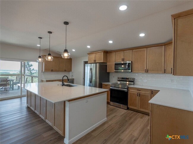 Building Photo - 268 White Oak Dr