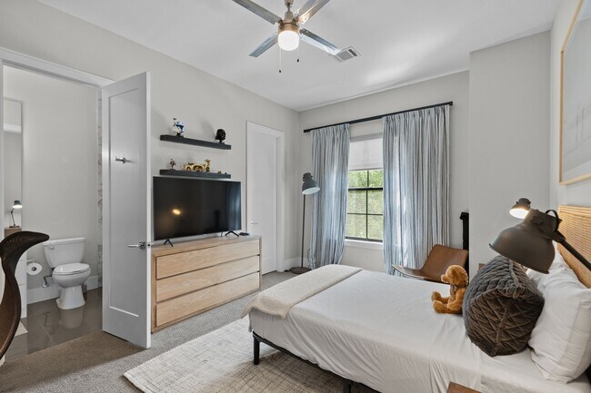 Building Photo - 2518 Southgate Blvd