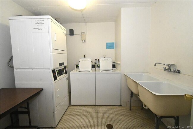 Building Photo - 27 Northill St