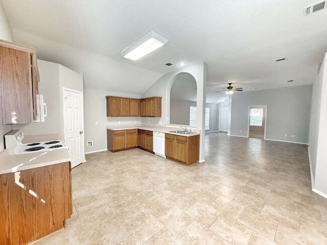 Building Photo - Freshly Painted 4-Bedroom Home in North Park Meadow