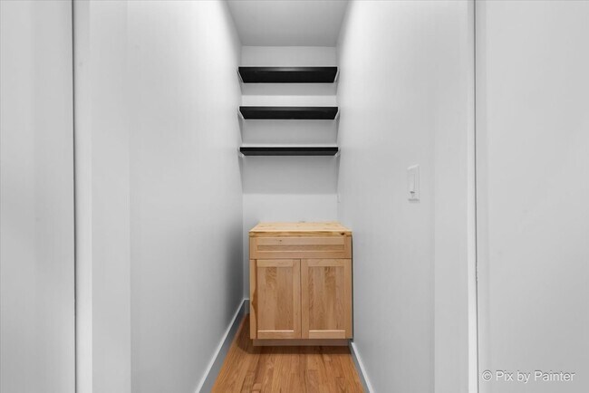 Building Photo - 518 Illinois St