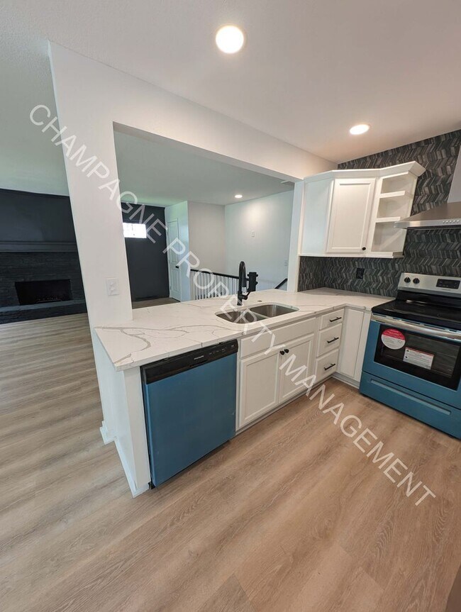 Building Photo - Modern Home in Waldo