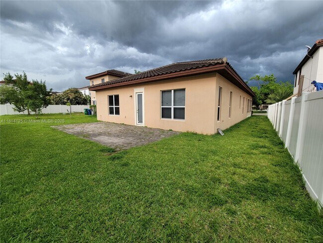 Building Photo - 9282 SW 171st Ct