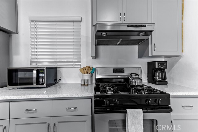 Building Photo - 2564 N Aurora Dr