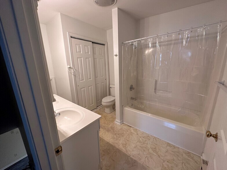 Bath V2 - 426 W Main St