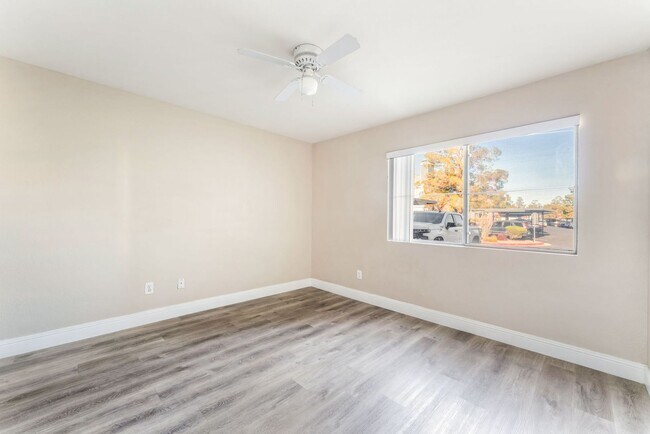 Building Photo - Stylish & Cozy Home with Fireplace in Gated Community!