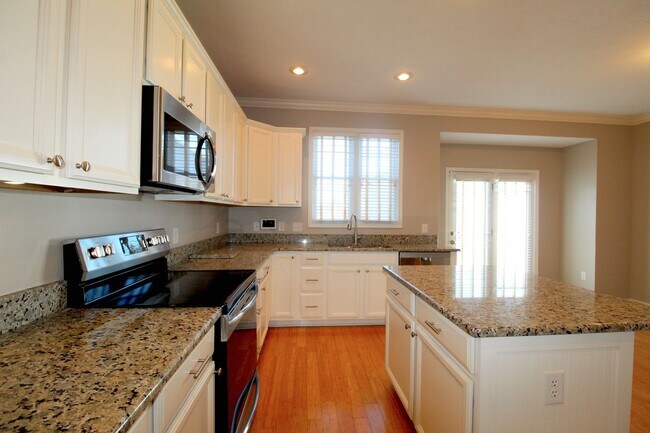 Building Photo - Upscale townhome  with attached garage for rent in the Townes at Bluestone!