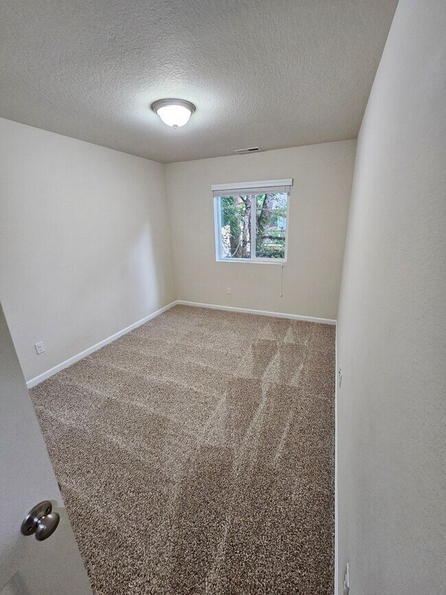 Building Photo - 5743 Karen Lynn Loop S