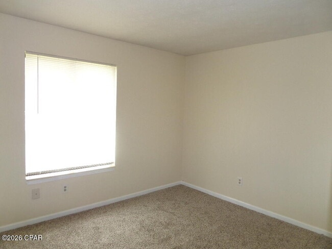 Building Photo - 3727 Greentree Pl