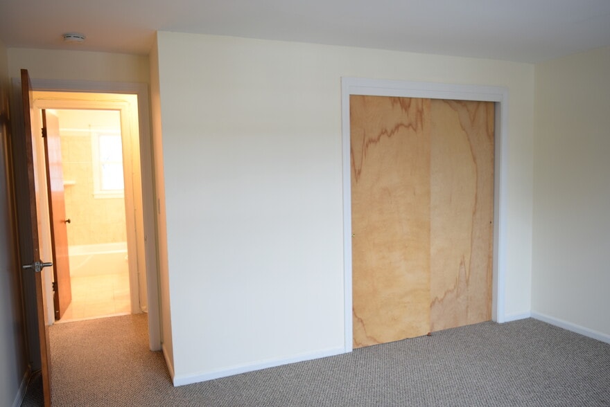 Bedroom - 49 Grandview Dr