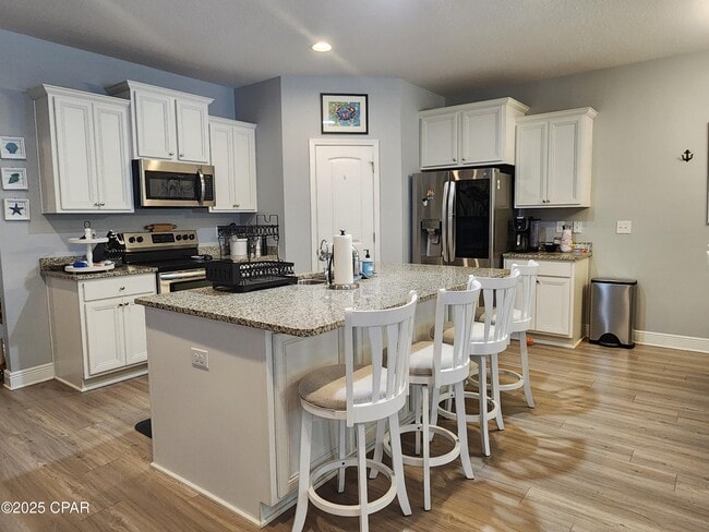 Building Photo - 104 Moonraker Cir