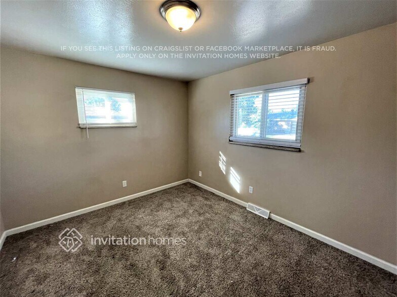 Building Photo - 9174 Lander St