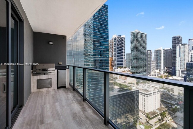 Building Photo - 1451 Brickell Ave