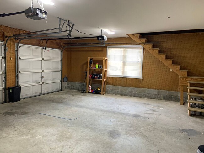 Building Photo - Beautiful Home on Lake Clermont