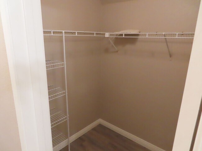 Building Photo - Two Bedroom, Two Bathroom Condo in UTC