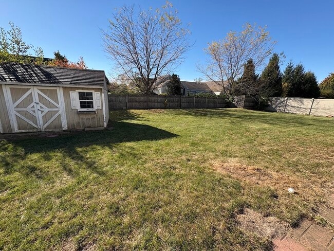 Building Photo - 23901 Cahills Way