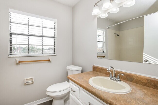 Building Photo - 2258 Baker Ave