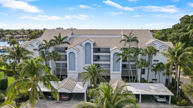 Building Photo - 515 Bay Colony Dr N