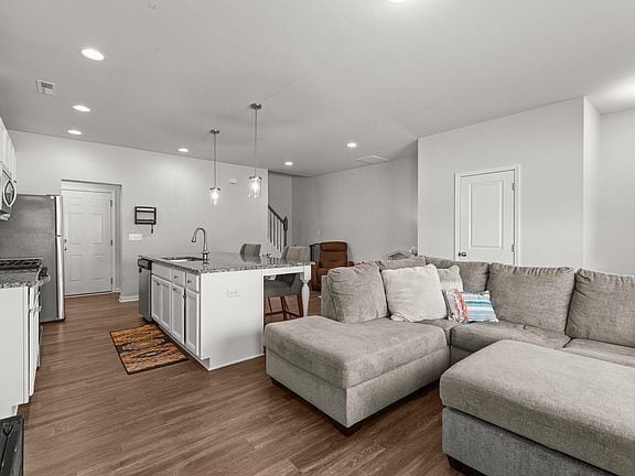 Building Photo - Build Equity While Leasing - Lease and Own...
