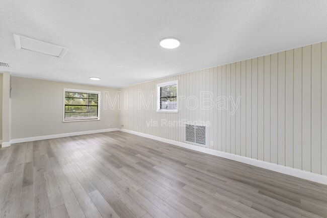Building Photo - 6121 N Falkenburg Rd