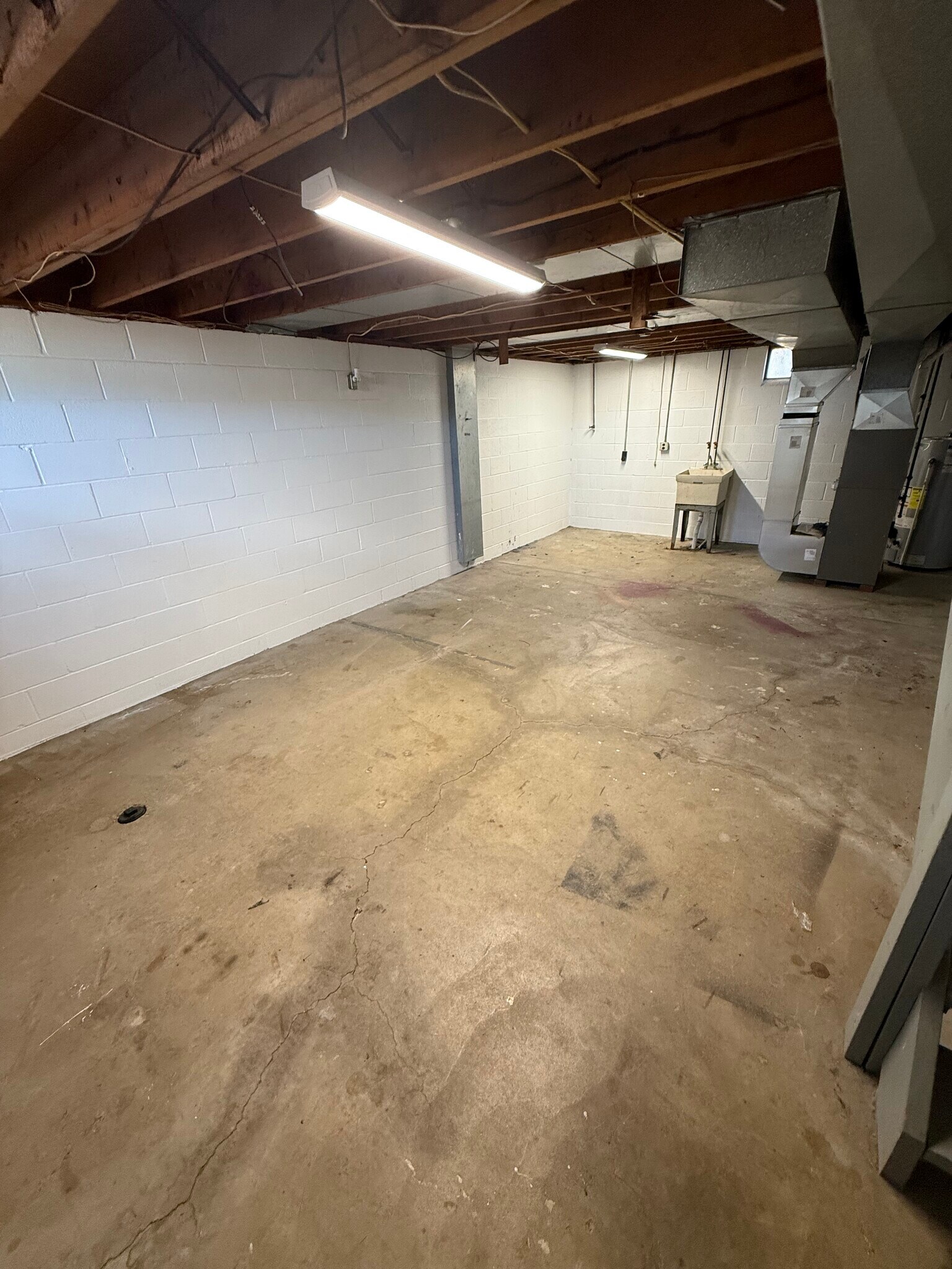 Building Photo - 9550 Struthers Rd