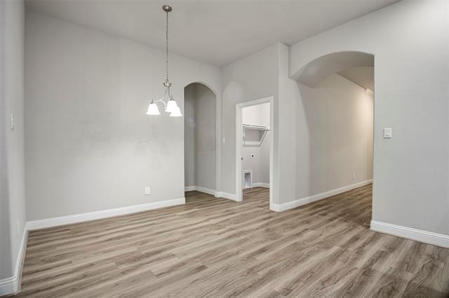 Building Photo - 525 Redbud Dr