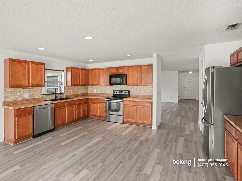 Building Photo - 15659 Galbi Dr