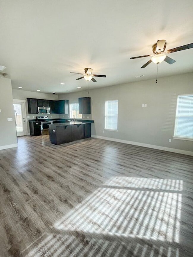 Building Photo - 103 Terra Vista St